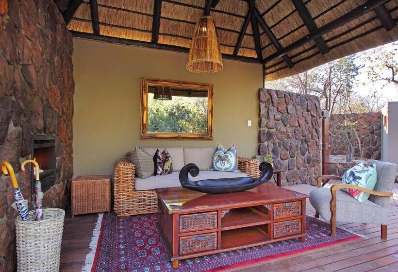 اتاق استاندارد با تخت بزرگ, Ndlovu Safari Lodge