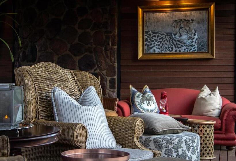 اتاق استاندارد با تخت بزرگ, Ndlovu Safari Lodge