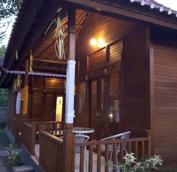 ویلای استاندارد با چشم‌انداز باغ, Adhitya Dharma Guest House