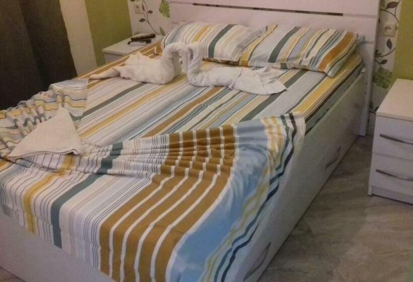اتاق استاندارد با بالکن و چشم‌انداز دریا, Guest House Guriani