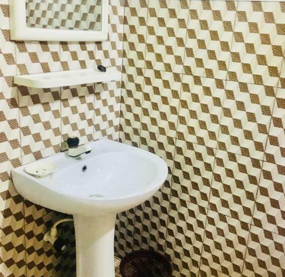 اتاق اکونومی, New Land Guest House