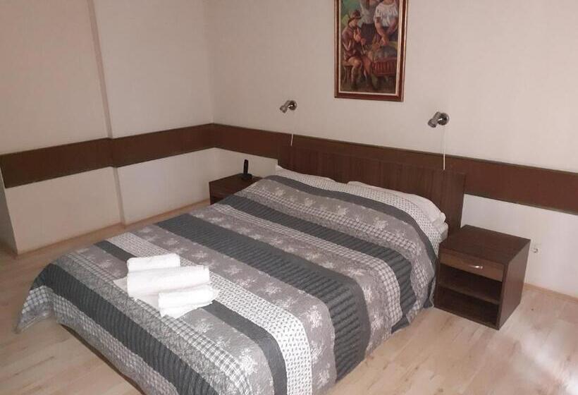 اتاق لوکس, Restoran Sa Prenoćištem žitište