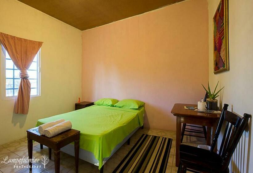 اتاق استاندارد با سرویس بهداشتی مشترک, Casa Ricky S