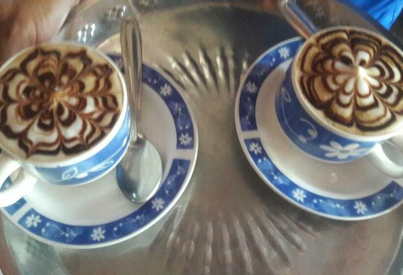 اتاق استاندارد با چشم‌انداز کوهستان, Begnas Coffee House &