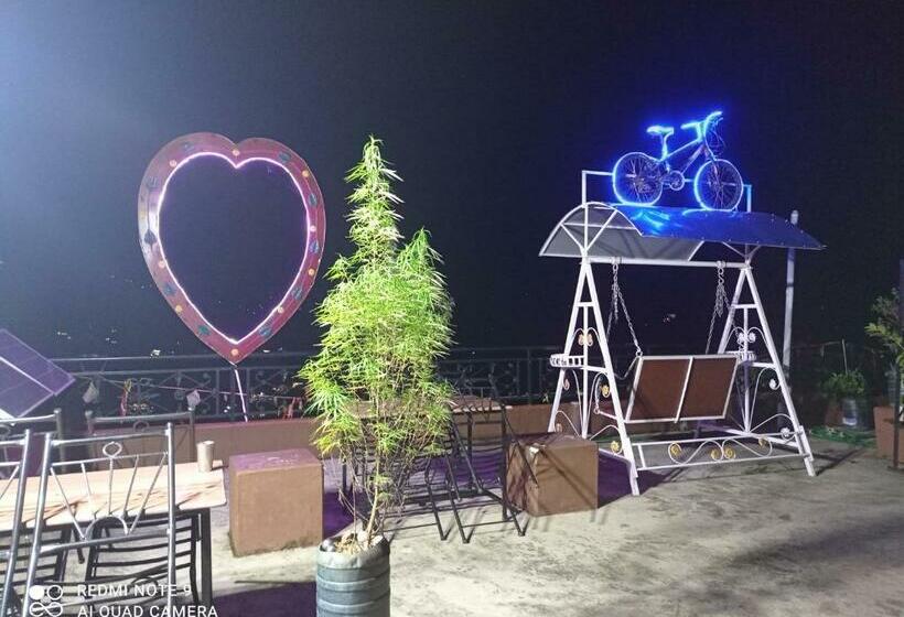 اتاق استاندارد با چشم‌انداز کوهستان, Begnas Coffee House &