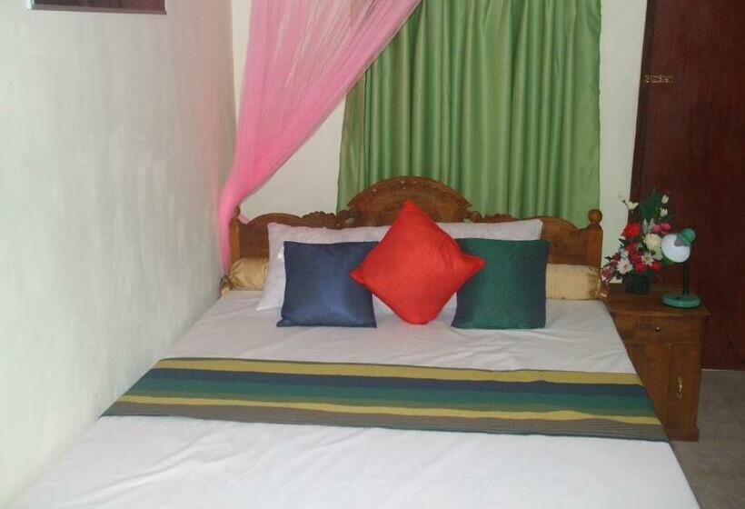 اتاق خانوادگی, Daffon Guest House