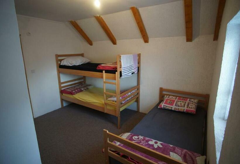 اتاق کلاسیک سه تخته, Guesthouse Letnja Basta