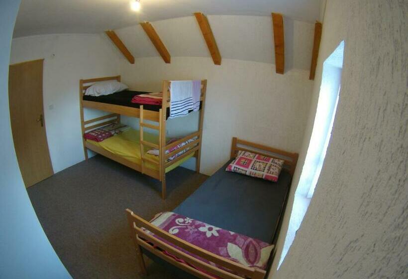 اتاق کلاسیک سه تخته, Guesthouse Letnja Basta