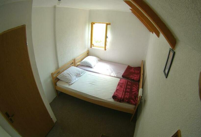 اتاق لوکس, Guesthouse Letnja Basta