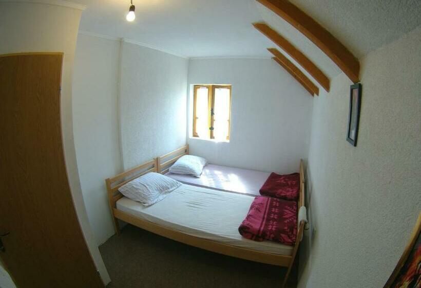 اتاق لوکس, Guesthouse Letnja Basta