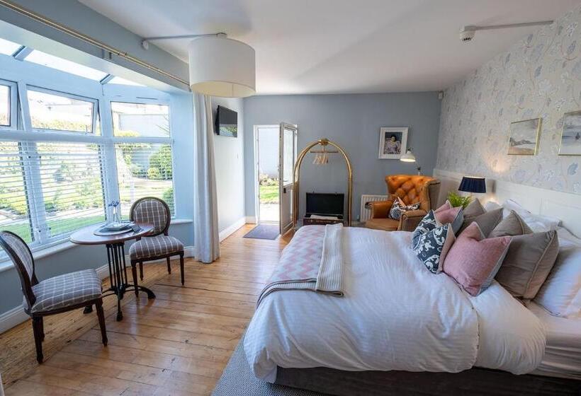 اتاق سوپریور با تخت بزرگ, Roseville Youghal   Luxury Accommodation