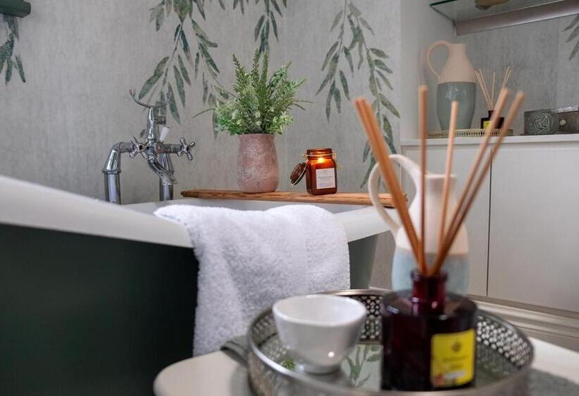 سوئیت جونیور با چشم‌انداز باغ, Roseville Youghal   Luxury Accommodation