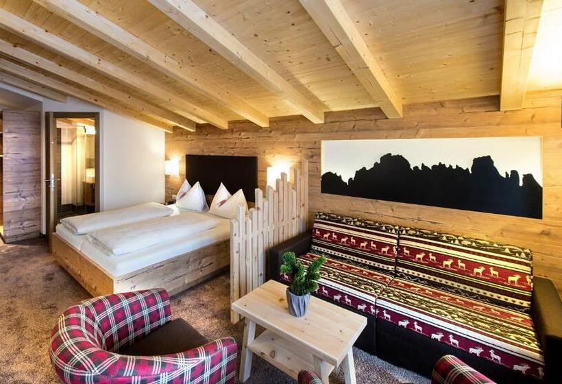 Classic room with balcony, Chalet Dolomites