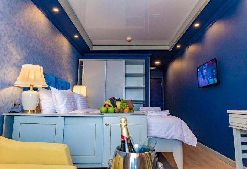 اتاق استاندارد با تخت دوبل و چشم‌انداز, Phoenicia Blue View
