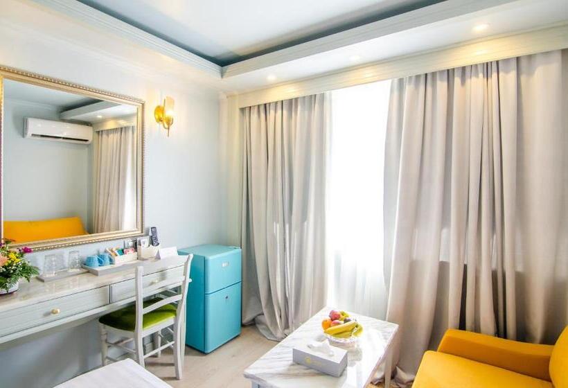 اتاق استاندارد با تخت دوبل و چشم‌انداز دریا, Phoenicia Blue View