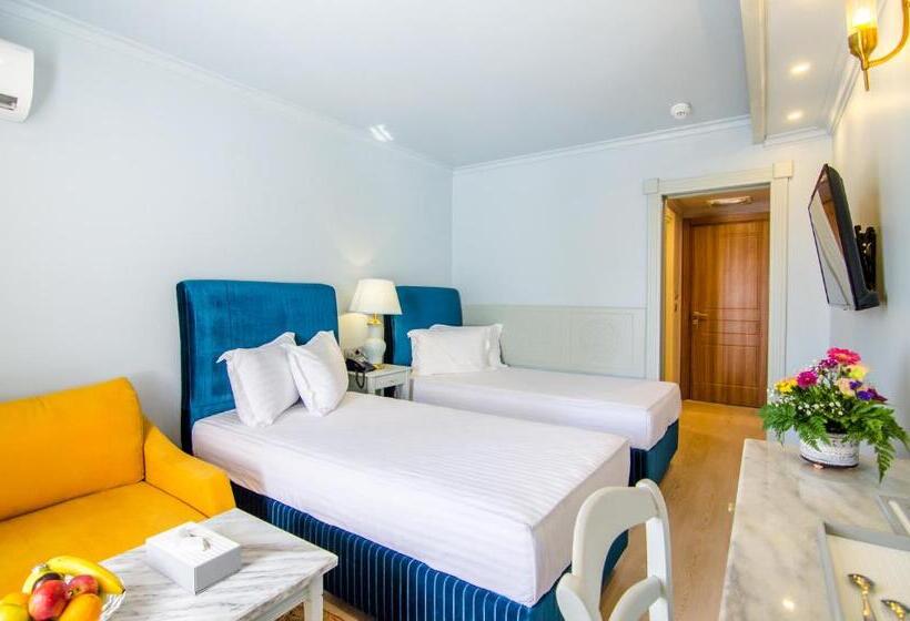 اتاق استاندارد با تخت دوبل و چشم‌انداز دریا, Phoenicia Blue View