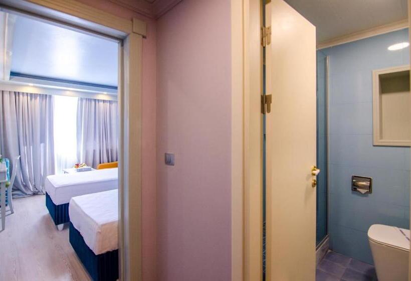 Standard Room Double Bed City View, Phoenicia Blue View