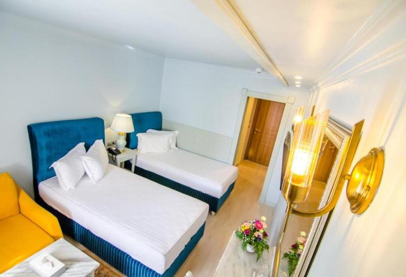 Standard Room Double Bed City View, Phoenicia Blue View