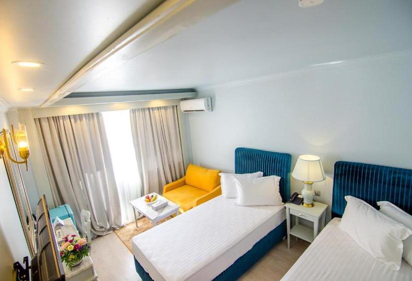 Standard Room Double Bed City View, Phoenicia Blue View