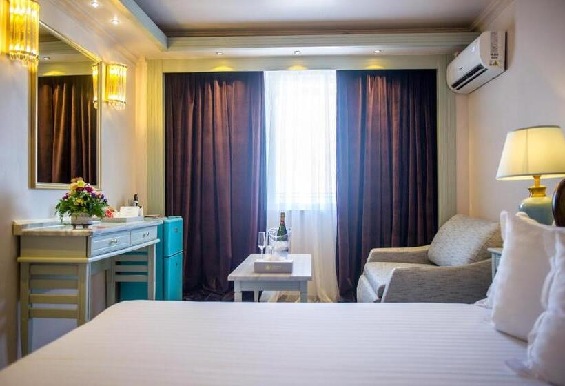Standard Room Double Bed City View, Phoenicia Blue View