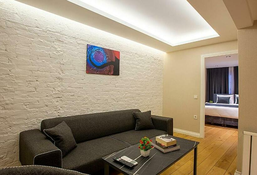 سوییت لوکس, Moss Suites
