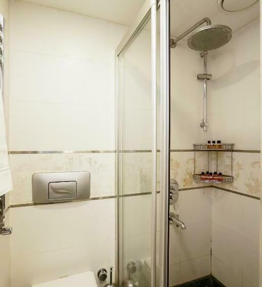 سوییت سوپریور, Moss Suites