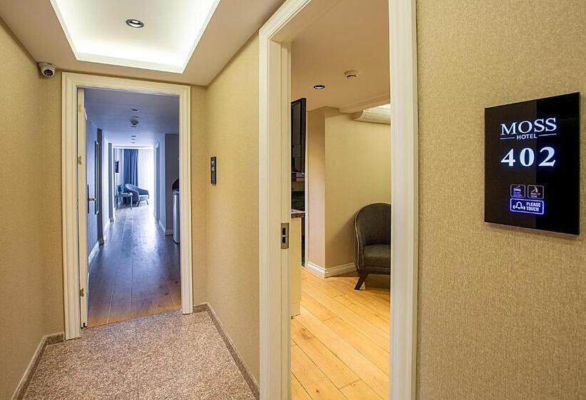 سوییت سوپریور, Moss Suites