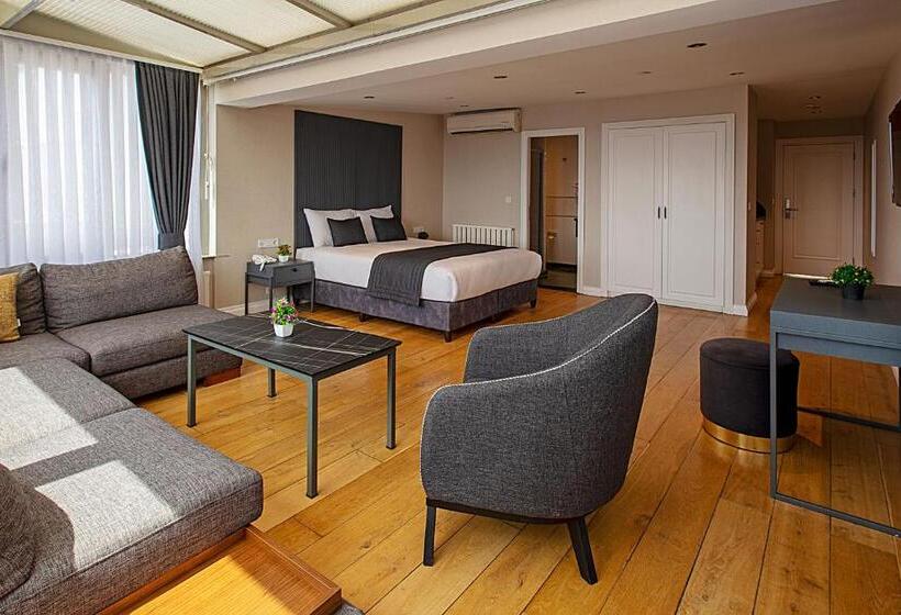 سوییت لوکس, Moss Suites