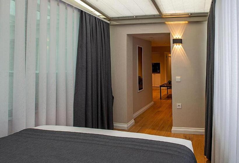 سوییت جونیور لوکس, Moss Suites