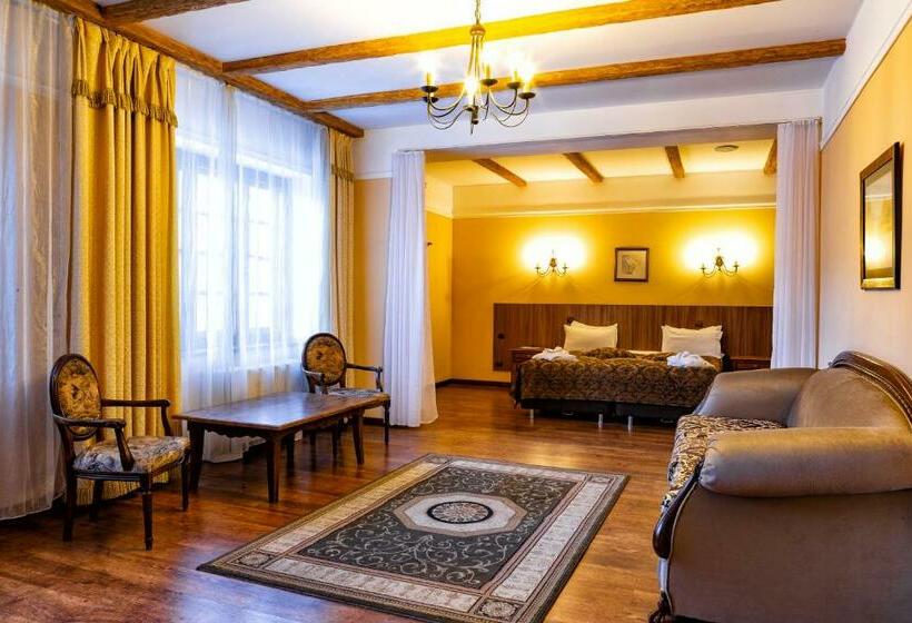 سوییت جونیور, Park Hotel Kokshetau