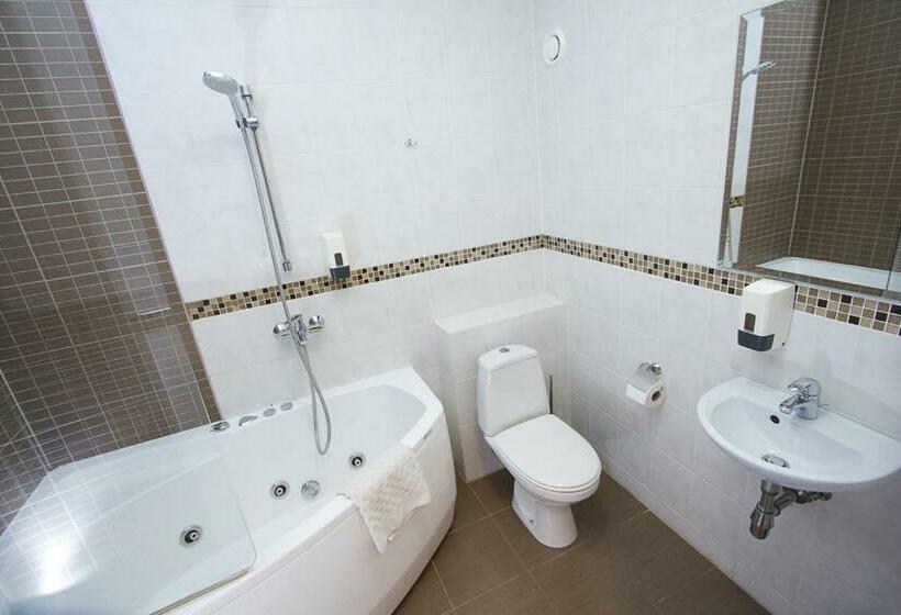 اتاق استاندارد با وان آب گرم, Beach Guesthouse Lenkas