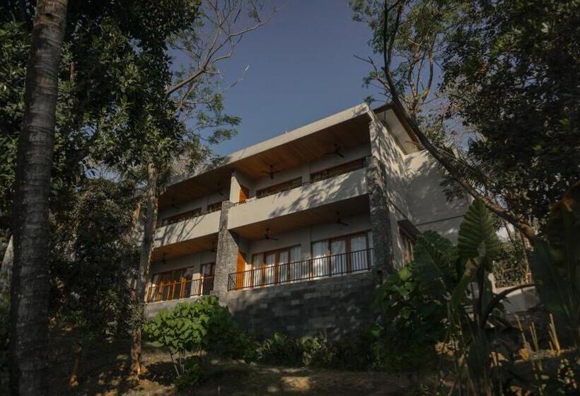 اتاق لوکس با بالکن و چشم‌انداز دریا, Sanglung Villas & Suites