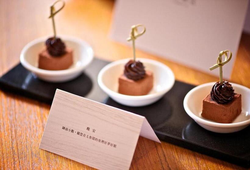 سوییت با چشم‌انداز باغ, Silks Place Taroko