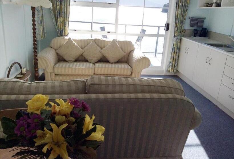 اتاق خانوادگی با چشم‌انداز دریا, Te Mahia Bay Resort