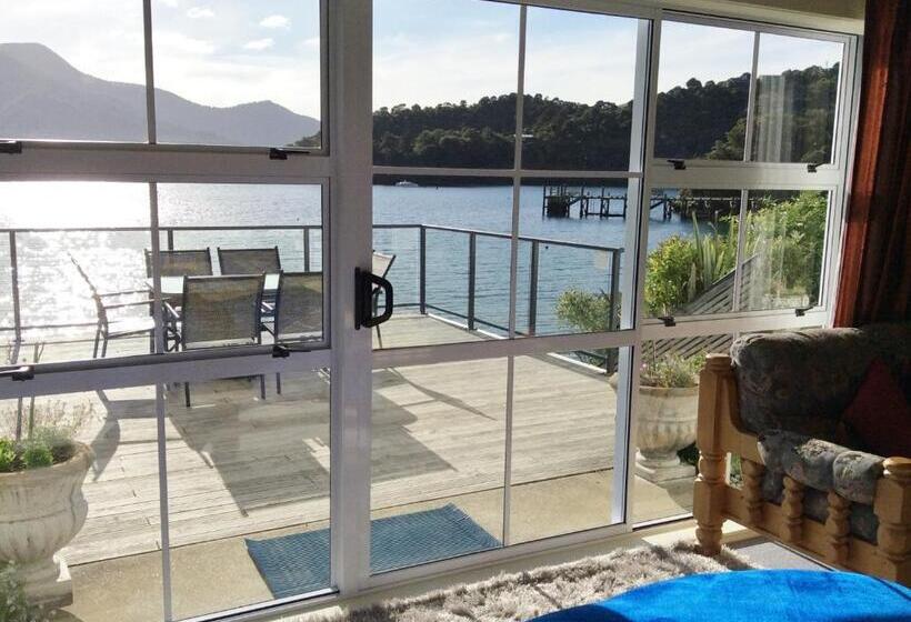 اتاق خانوادگی, Te Mahia Bay Resort