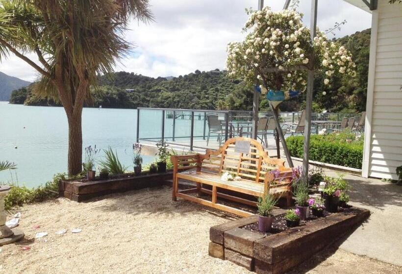 اتاق خانوادگی با چشم‌انداز دریا, Te Mahia Bay Resort