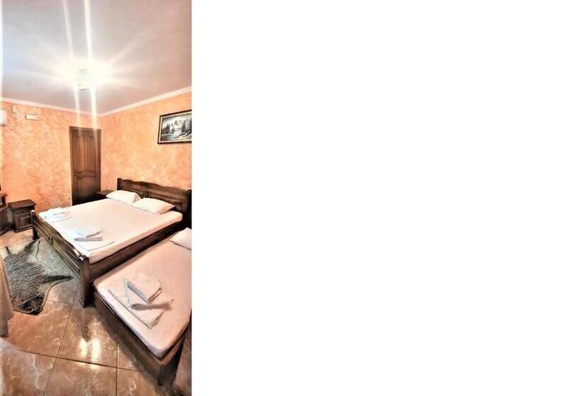 استودیو استاندارد با بالکن, Villa M