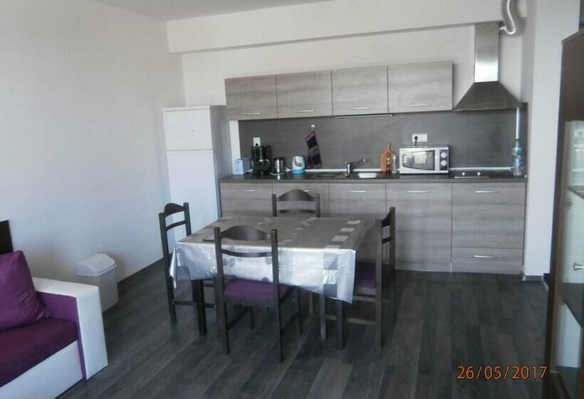 آپارتمان 1 خوابه با بالکن, Apartments In Las Brisas