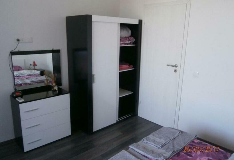 آپارتمان 1 خوابه با بالکن, Apartments In Las Brisas