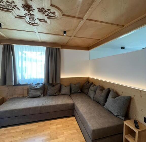 سوئیت جونیور با چشم‌انداز باغ, B&b Marina Contacless Check In