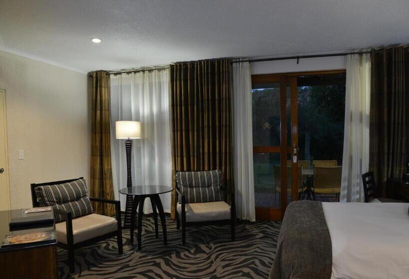 اتاق اجرایی با تخت بزرگ, Kwa Maritane Lodge