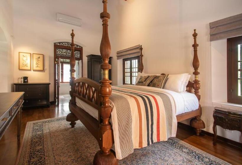 اتاق لوکس با تخت بزرگ, Maya Tangalle