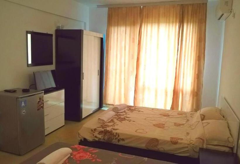 اتاق کلاسیک چهارنفره, Tangra Guest House