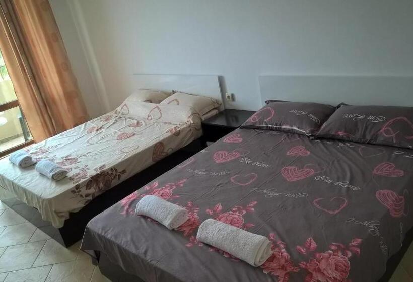 اتاق کلاسیک چهارنفره, Tangra Guest House