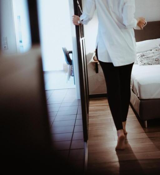 سوئیت جونیور با تراس, The Loft Lodge   Suiten