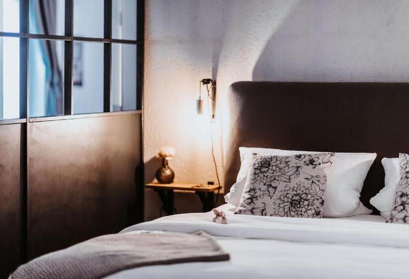 سوئیت جونیور با تراس, The Loft Lodge   Suiten
