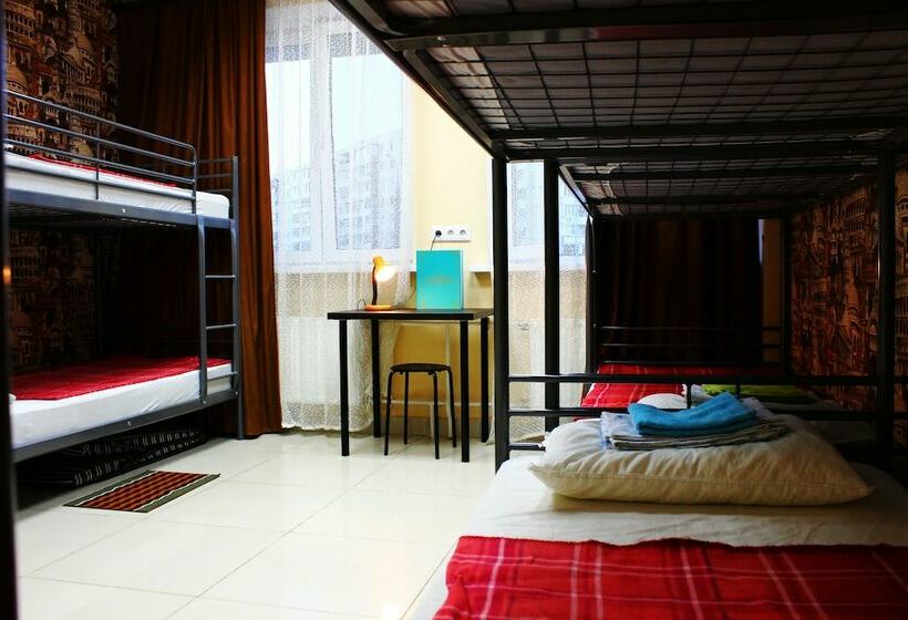 تختخواب در اتاق مشترک, Hostel 1001 Nights