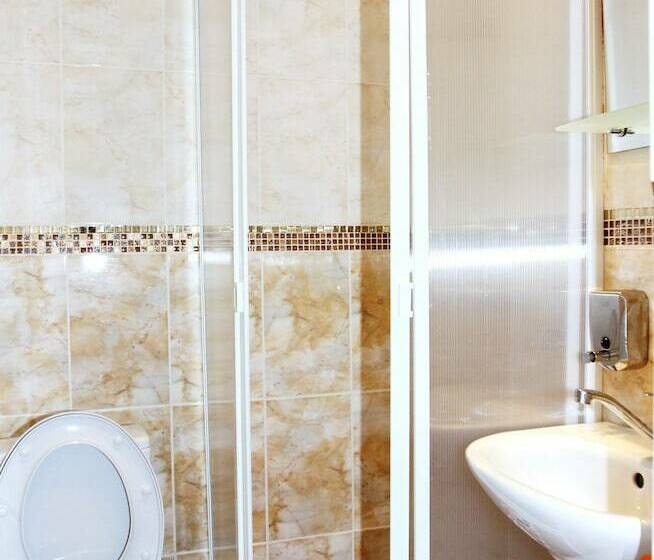 تختخواب در اتاق مشترک, Hostel 1001 Nights