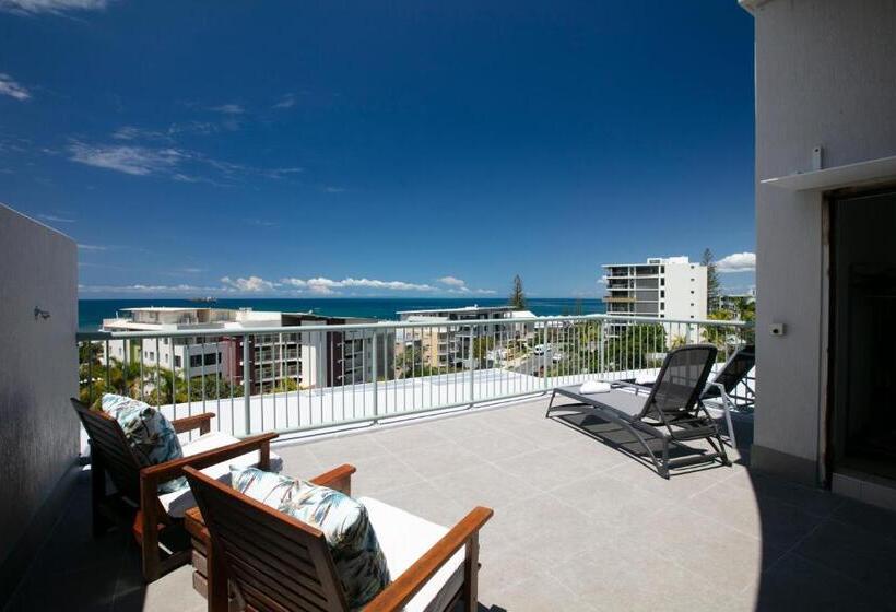 1 Bedroom Penthouse Apartment, Kings Bay Apartments