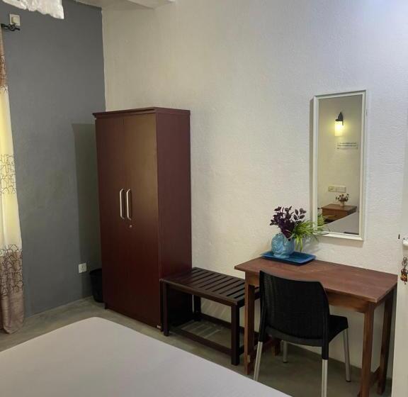 اتاق استاندارد, Holiday Inn Unawatuna